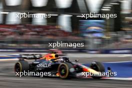 Max Verstappen (NLD) Red Bull Racing RB20. 21.09.2024. Formula 1 World Championship, Rd 18, Singapore Grand Prix, Marina Bay Street Circuit, Singapore, Qualifying Day.