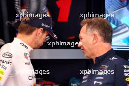 (L to R): Max Verstappen (NLD) Red Bull Racing with Christian Horner (GBR) Red Bull Racing Team Principal. 21.09.2024. Formula 1 World Championship, Rd 18, Singapore Grand Prix, Marina Bay Street Circuit, Singapore, Qualifying Day.