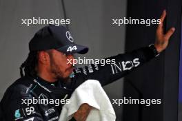 Lewis Hamilton (GBR) Mercedes AMG F1 in qualifying parc ferme. 21.09.2024. Formula 1 World Championship, Rd 18, Singapore Grand Prix, Marina Bay Street Circuit, Singapore, Qualifying Day.