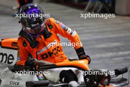 Pole sitter Lando Norris (GBR) McLaren MCL38 in qualifying parc ferme. 21.09.2024. Formula 1 World Championship, Rd 18, Singapore Grand Prix, Marina Bay Street Circuit, Singapore, Qualifying Day.