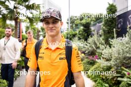 Oscar Piastri (AUS) McLaren. 21.09.2024. Formula 1 World Championship, Rd 18, Singapore Grand Prix, Marina Bay Street Circuit, Singapore, Qualifying Day.