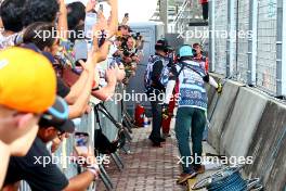 The lizard that stopped the third practice session escapes the circuit. 21.09.2024. Formula 1 World Championship, Rd 18, Singapore Grand Prix, Marina Bay Street Circuit, Singapore, Qualifying Day.