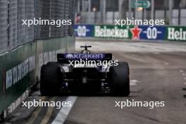 Alexander Albon (THA) Williams Racing FW46. 21.09.2024. Formula 1 World Championship, Rd 18, Singapore Grand Prix, Marina Bay Street Circuit, Singapore, Qualifying Day.