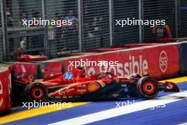 Carlos Sainz Jr (ESP) Ferrari SF-24 crashed in qualifying. 21.09.2024. Formula 1 World Championship, Rd 18, Singapore Grand Prix, Marina Bay Street Circuit, Singapore, Qualifying Day.