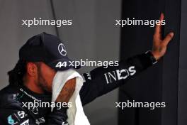 Lewis Hamilton (GBR) Mercedes AMG F1 in qualifying parc ferme. 21.09.2024. Formula 1 World Championship, Rd 18, Singapore Grand Prix, Marina Bay Street Circuit, Singapore, Qualifying Day.