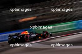 Max Verstappen (NLD) Red Bull Racing RB20. 21.09.2024. Formula 1 World Championship, Rd 18, Singapore Grand Prix, Marina Bay Street Circuit, Singapore, Qualifying Day.