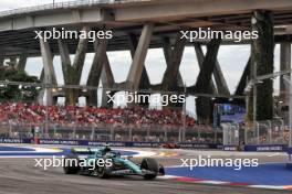 Fernando Alonso (ESP) Aston Martin F1 Team AMR24. 21.09.2024. Formula 1 World Championship, Rd 18, Singapore Grand Prix, Marina Bay Street Circuit, Singapore, Qualifying Day.