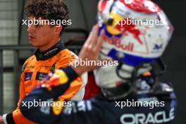 Lando Norris (GBR) McLaren and mvp in qualifying parc ferme. 21.09.2024. Formula 1 World Championship, Rd 18, Singapore Grand Prix, Marina Bay Street Circuit, Singapore, Qualifying Day.