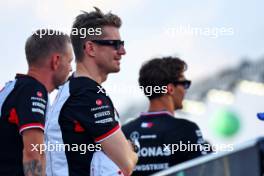 Nico Hulkenberg (GER) Haas F1 Team on the drivers' parade. 22.09.2024. Formula 1 World Championship, Rd 18, Singapore Grand Prix, Marina Bay Street Circuit, Singapore, Race Day.