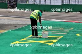 Circuit atmosphere - track preparations. 19.09.2024. Formula 1 World Championship, Rd 18, Singapore Grand Prix, Marina Bay Street Circuit, Singapore, Preparation Day.