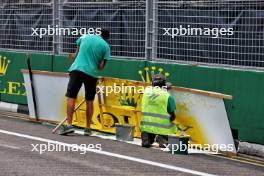 Circuit atmosphere - track preparations. 19.09.2024. Formula 1 World Championship, Rd 18, Singapore Grand Prix, Marina Bay Street Circuit, Singapore, Preparation Day.