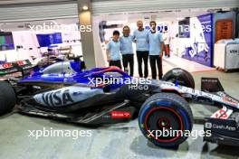 (L to R): Yuki Tsunoda (JPN) RB; Laurent Mekies (FRA) RB Technical Director; Peter Bayer (AUT) RB Chief Executive Officer; Daniel Ricciardo (AUS) - Denim livery reveal for the RB VCARB 01.  19.09.2024. Formula 1 World Championship, Rd 18, Singapore Grand Prix, Marina Bay Street Circuit, Singapore, Preparation Day.