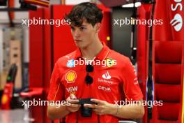 Oliver Bearman (GBR) Ferrari Reserve Driver with a Leica lensed camera. 19.09.2024. Formula 1 World Championship, Rd 18, Singapore Grand Prix, Marina Bay Street Circuit, Singapore, Preparation Day.