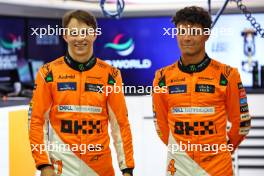 (L to R): Oscar Piastri (AUS) McLaren and Lando Norris (GBR) McLaren. 19.09.2024. Formula 1 World Championship, Rd 18, Singapore Grand Prix, Marina Bay Street Circuit, Singapore, Preparation Day.