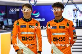 (L to R): Oscar Piastri (AUS) McLaren and Lando Norris (GBR) McLaren. 19.09.2024. Formula 1 World Championship, Rd 18, Singapore Grand Prix, Marina Bay Street Circuit, Singapore, Preparation Day.