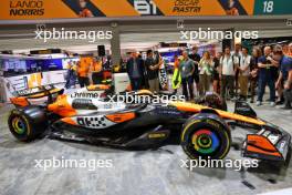 McLaren MCL38 - heritage livery. 19.09.2024. Formula 1 World Championship, Rd 18, Singapore Grand Prix, Marina Bay Street Circuit, Singapore, Preparation Day.