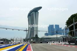 Circuit atmosphere - Marina Bay Sands Hotel. 19.09.2024. Formula 1 World Championship, Rd 18, Singapore Grand Prix, Marina Bay Street Circuit, Singapore, Preparation Day.