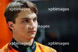 Oscar Piastri (AUS) McLaren. 19.09.2024. Formula 1 World Championship, Rd 18, Singapore Grand Prix, Marina Bay Street Circuit, Singapore, Preparation Day.