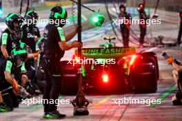 Zhou Guanyu (CHN) Sauber C44 practices a pit stop. 23.02.2024. Formula 1 Testing, Sakhir, Bahrain, Day Three.