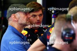 Adrian Newey (GBR) Red Bull Racing Chief Technical Officer with Max Verstappen (NLD) Red Bull Racing. 23.02.2024. Formula 1 Testing, Sakhir, Bahrain, Day Three.