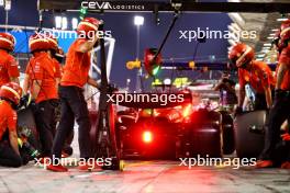 Charles Leclerc (MON) Ferrari SF-24 practices a pit stop. 23.02.2024. Formula 1 Testing, Sakhir, Bahrain, Day Three.