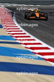 Oscar Piastri (AUS) McLaren MCL38. 22.02.2024. Formula 1 Testing, Sakhir, Bahrain, Day Two.