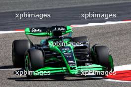 Valtteri Bottas (FIN) Sauber C44. 21.02.2024. Formula 1 Testing, Sakhir, Bahrain, Day One.