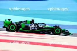 Valtteri Bottas (FIN) Sauber C44. 21.02.2024. Formula 1 Testing, Sakhir, Bahrain, Day One.