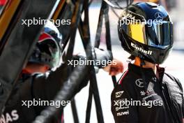 Mercedes AMG F1 mechanic. 21.02.2024. Formula 1 Testing, Sakhir, Bahrain, Day One.