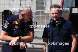 (L to R): Jonathan Wheatley (GBR) Red Bull Racing Team Manager with Christian Horner (GBR) Red Bull Racing Team Principal. 21.02.2024. Formula 1 Testing, Sakhir, Bahrain, Day One.