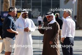 Ted Kravitz (GBR) Sky Sports Pitlane Reporter with Crown Prince Shaikh Salman bin Isa Hamad Al Khalifa (BRN). 21.02.2024. Formula 1 Testing, Sakhir, Bahrain, Day One.