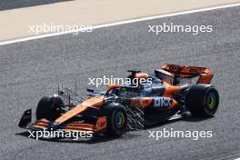 Oscar Piastri (AUS) McLaren MCL38. 21.02.2024. Formula 1 Testing, Sakhir, Bahrain, Day One.