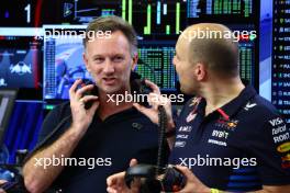 Christian Horner (GBR) Red Bull Racing Team Principal with Gianpiero Lambiase (ITA) Red Bull Racing Engineer. 21.02.2024. Formula 1 Testing, Sakhir, Bahrain, Day One.