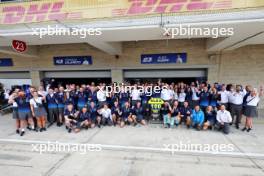 Alexander Albon (THA) Williams Racing celebrates his 100th F1 race with the team. 18.10.2024. Formula 1 World Championship, Rd 19, United States Grand Prix, Austin, Texas, USA, Sprint Qualifying Day