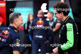 (L to R): Christian Horner (GBR) Red Bull Racing Team Principal with Mattia Binotto (ITA) Sauber Motorsport Chief Operating and Chief Technical Officer. 18.10.2024. Formula 1 World Championship, Rd 19, United States Grand Prix, Austin, Texas, USA, Sprint Qualifying Day