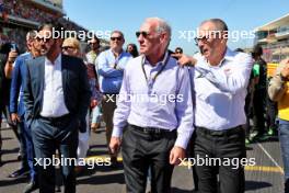 (L to R): Mohammed Bin Sulayem (UAE) FIA President with Greg Maffei (USA) Liberty Media Corporation President and Chief Executive Officer and Stefano Domenicali (ITA) Formula One President and CEO on the grid. 20.10.2024. Formula 1 World Championship, Rd 19, United States Grand Prix, Austin, Texas, USA, Race Day.