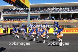 Grid atmosphere - Dallas Cowboys Cheerleaders. 20.10.2024. Formula 1 World Championship, Rd 19, United States Grand Prix, Austin, Texas, USA, Race Day.