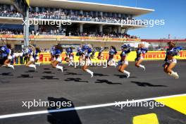 Grid atmosphere - Dallas Cowboys Cheerleaders. 20.10.2024. Formula 1 World Championship, Rd 19, United States Grand Prix, Austin, Texas, USA, Race Day.