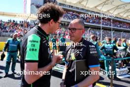 (L to R): Mattia Binotto (ITA) Sauber Motorsport Chief Operating and Chief Technical Officer with David Sanchez (FRA) Alpine F1 Team Executive Technical Director on the grid. 20.10.2024. Formula 1 World Championship, Rd 19, United States Grand Prix, Austin, Texas, USA, Race Day.