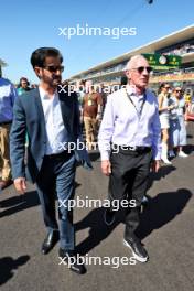 (L to R): Mohammed Bin Sulayem (UAE) FIA President with Greg Maffei (USA) Liberty Media Corporation President and Chief Executive Officer on the grid. 20.10.2024. Formula 1 World Championship, Rd 19, United States Grand Prix, Austin, Texas, USA, Race Day.