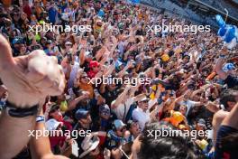 Franco Colapinto (ARG) Williams Racing fans at the end of the race. 20.10.2024. Formula 1 World Championship, Rd 19, United States Grand Prix, Austin, Texas, USA, Race Day.