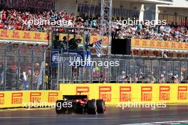 Race winner Charles Leclerc (MON) Ferrari SF-24 takes the chequered flag at the end of the race. 20.10.2024. Formula 1 World Championship, Rd 19, United States Grand Prix, Austin, Texas, USA, Race Day.