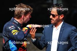 (L to R): third [placed Max Verstappen (NLD) Red Bull Racing with Mohammed Bin Sulayem (UAE) FIA President in parc ferme. 20.10.2024. Formula 1 World Championship, Rd 19, United States Grand Prix, Austin, Texas, USA, Race Day.