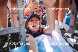 Franco Colapinto (ARG) Williams Racing fans at the end of the race. 20.10.2024. Formula 1 World Championship, Rd 19, United States Grand Prix, Austin, Texas, USA, Race Day.