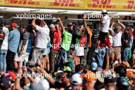 Circuit atmosphere - fans at the podium. 20.10.2024. Formula 1 World Championship, Rd 19, United States Grand Prix, Austin, Texas, USA, Race Day.