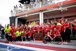 Charles Leclerc (MON) Ferrari and Carlos Sainz Jr (ESP) Ferrari celebrate a 1-2 finish with the team. 20.10.2024. Formula 1 World Championship, Rd 19, United States Grand Prix, Austin, Texas, USA, Race Day.