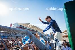 Franco Colapinto (ARG) Williams Racing celebrates with fans after the race. 20.10.2024. Formula 1 World Championship, Rd 19, United States Grand Prix, Austin, Texas, USA, Race Day.