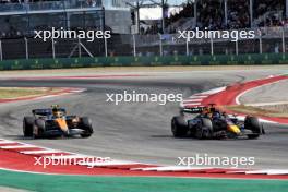 Max Verstappen (NLD) Red Bull Racing RB20 and Lando Norris (GBR) McLaren MCL38 battle for position. 20.10.2024. Formula 1 World Championship, Rd 19, United States Grand Prix, Austin, Texas, USA, Race Day.