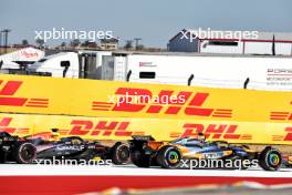 Lando Norris (GBR) McLaren MCL38 and Max Verstappen (NLD) Red Bull Racing RB20 battle for position. 20.10.2024. Formula 1 World Championship, Rd 19, United States Grand Prix, Austin, Texas, USA, Race Day.