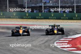 Max Verstappen (NLD) Red Bull Racing RB20 and Lando Norris (GBR) McLaren MCL38 battle for position. 20.10.2024. Formula 1 World Championship, Rd 19, United States Grand Prix, Austin, Texas, USA, Race Day.